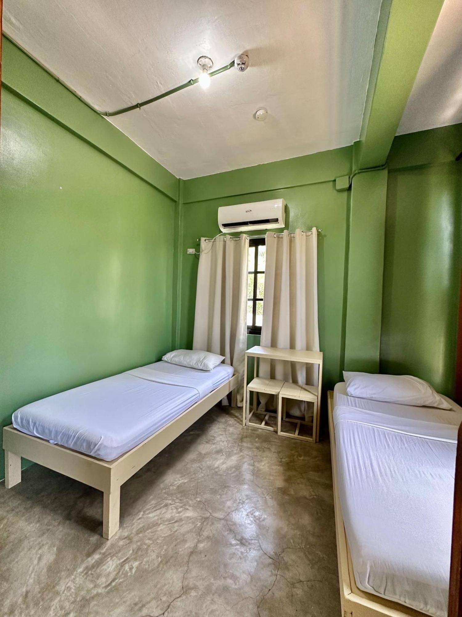 Dayon Hostel Coron Luaran gambar